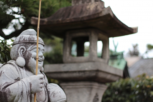 神社の恵比寿像